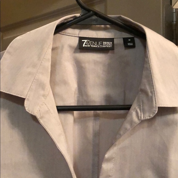 Blouse (button down) - Picture 2 of 6